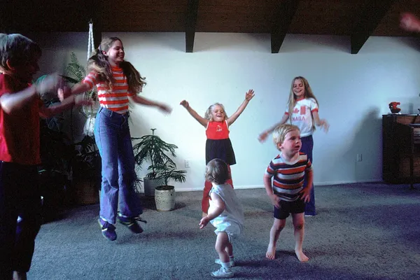 Active Mothers Raise Children With Higher Cognitive Scores