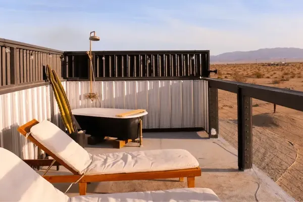 Airbnb Hot Tub Rentals Drive Surge in Luxury Market