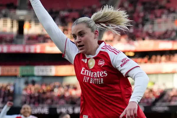 Alessia Russo Powers Arsenal Past Spurs with Three Goals