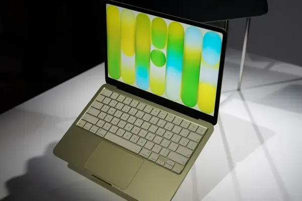 Apple Hits Resistance Over Budget MacBook Neo Hardware Limits