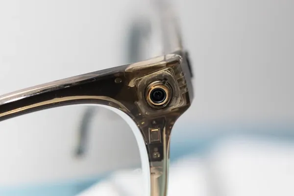 Apple Smart Glasses Reportedly Delayed as Privacy Shapes Camera Design