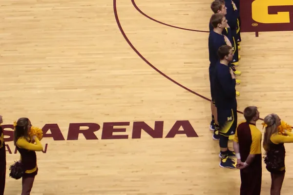 Arizona Fans Boo Injured Michigan Star Yaxel Lendeborg