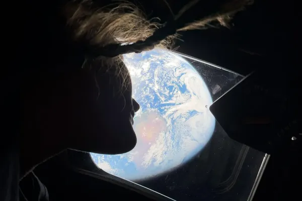 Artemis II Crew Reports Odor During Lunar Approach