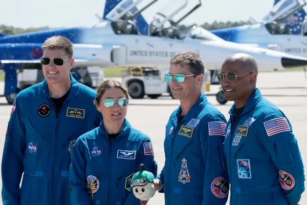 Artemis II Moon Mission Crew Enters Prelaunch Lockdown