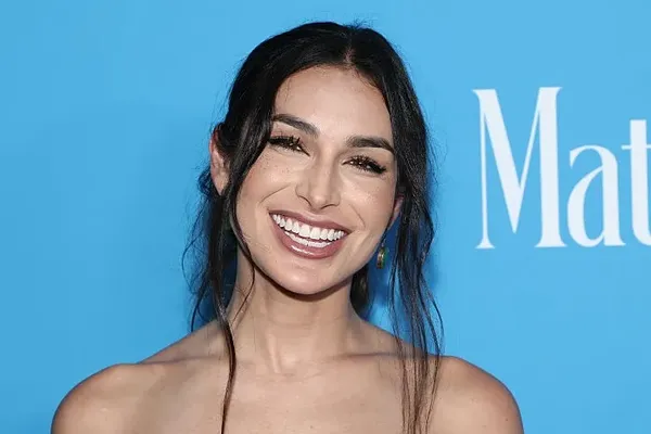 Ashley Iaconetti Returns to TV for Rhode Island Debut