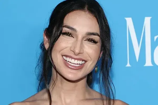 Ashley Iaconetti Returns to TV for Rhode Island Debut