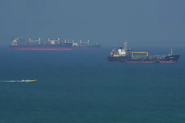 Brent Oil Breaks $90 as US-Iran Escalation Revives Inflation Risk