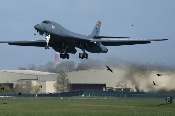 Britain Grants US Base Access for Iranian Missile Strikes