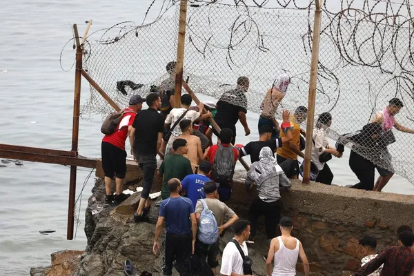 Ceuta Crisis Deepens as 40,000 Migrants Cross From Morocco