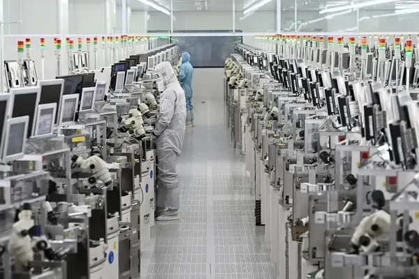 Chinese Leaders Trade Consumer Stimulus for Data Growth