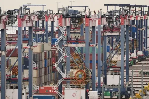 Court Challenges Trump's Use of 1974 Trade Act for Tariffs
