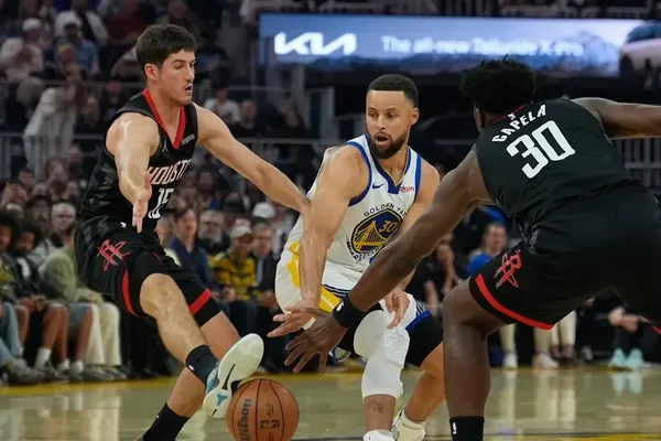 Curry Returns to Warriors in Sunday Loss to Rockets