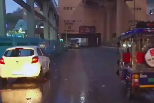 Delhi Rainstorm Drops Temperatures to 27 Degrees