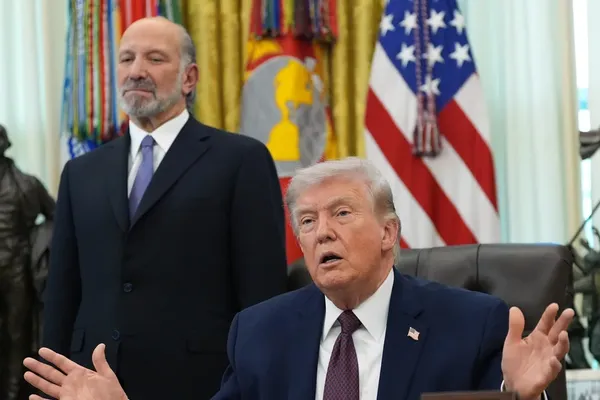 Donald Trump Issues Order Limiting Mail-In Ballots