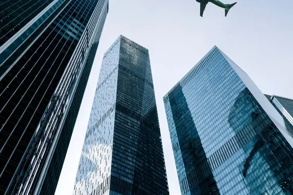 Dubai Restores Flight Routes as India Scales Premium Travel
