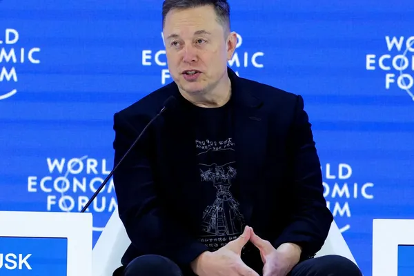 Elon Musk Joins TikTok and Instagram Before SpaceX IPO