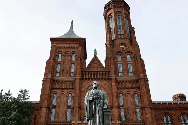 Empty Smithsonian Seats Spark Tensions With White House