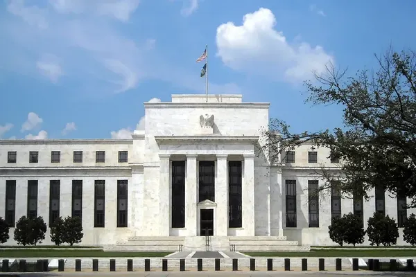 Fed Holds Rates Steady as Markets Wait for a Clearer Signal
