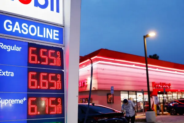 Gas Prices Surpass $4 a Gallon Across United States