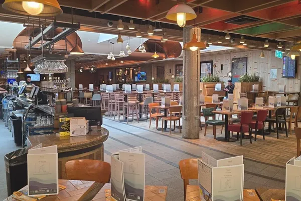 Gatwick Water Outage Closes Restaurants and Narrows Bag-Drop Window