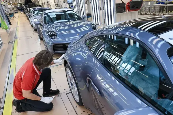 German Factory Orders Post Small Gains Before Iran War