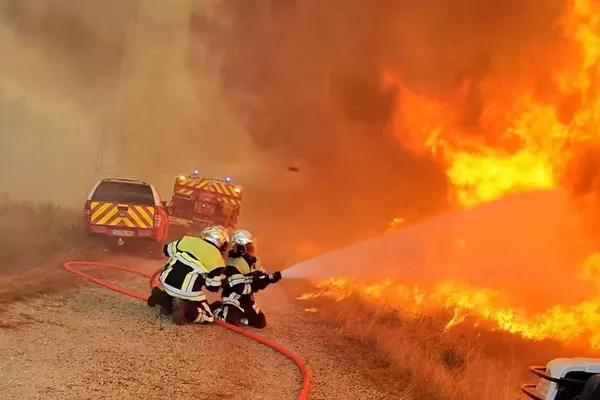 Gironde Wildfires Push 220,000 From Homes as Bordeaux Counts the Wider Cost