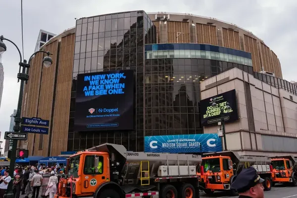 Goose Concertgoer Dies After Fall at Madison Square Garden