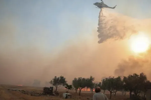 Two Die as Firefighting Helicopters Collide Near Athens