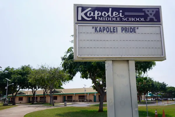 Hawaii Police Officer Sprays Students to Break Up Fight