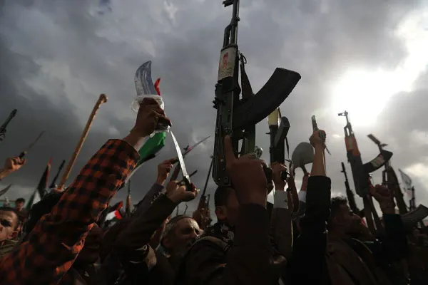 Houthi Ballistic Missiles Strike Israel in War Escalation