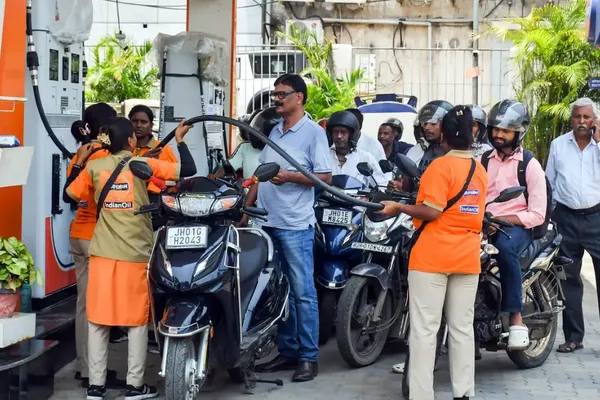 Indian Petrol Prices Rise on Surging Global Oil Costs