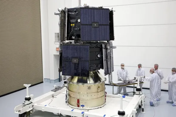 NASA Accepts High Casualty Risk for Falling Satellite