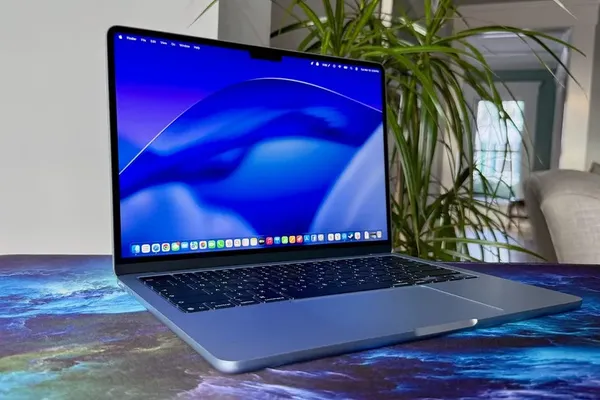 Apple Fragments Laptop Lineup with 2026 MacBook Air Refresh