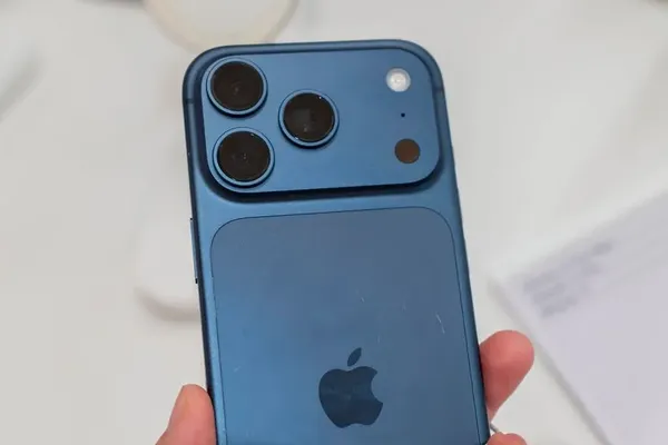 Google Pixel 11 Pro Fold Design Leak Rejects Samsung Copycat