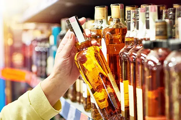 Grocery Chains Fight Specialty Shops for Spirits Dominance