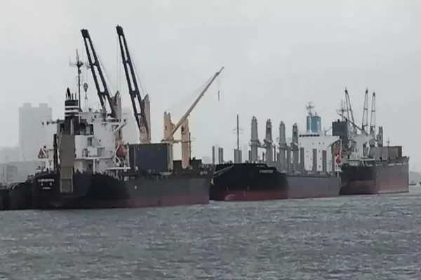 Shenlong Tanker Reaches Mumbai After Hormuz Passage