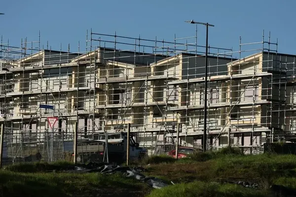 Iran Conflict Drives New Zealand Building Price Hikes