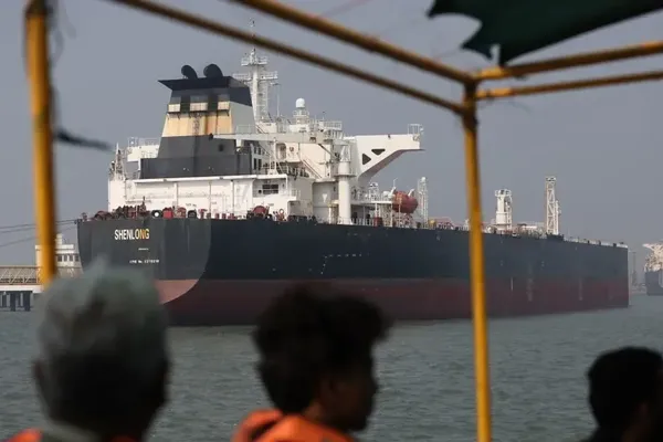 Iran Eases Blockade for Indian Gas Tankers in Persian Gulf