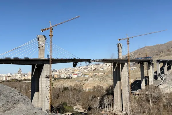 Iran Identifies Gulf Targets After US Hits Tehran Bridge