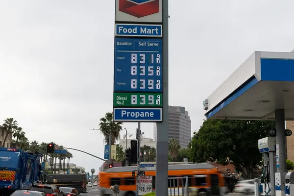 Iran War Cripples Global Energy Markets and Election Hopes