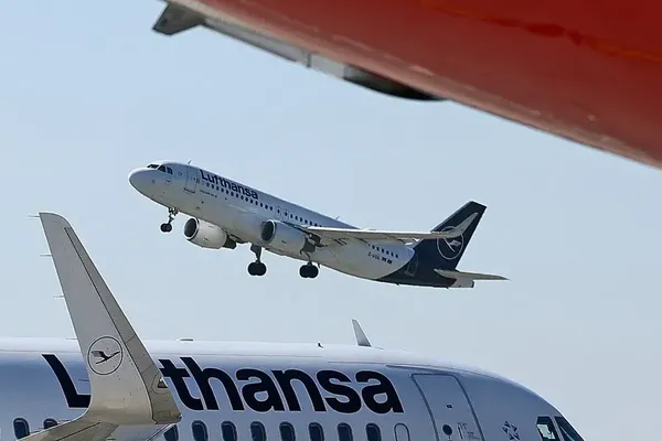 Iran War Forces Airlines to Slash Thousands of Flights
