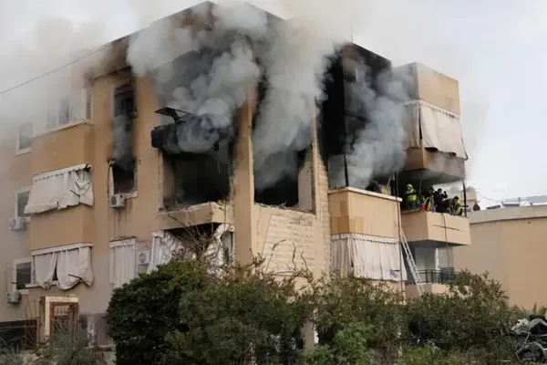 Israeli Strikes Kill Twelve Medics in Southern Lebanon