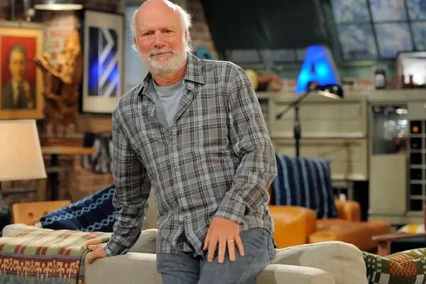 James Burrows, Cheers Co-Creator and TV Comedy Director, Dies at 85