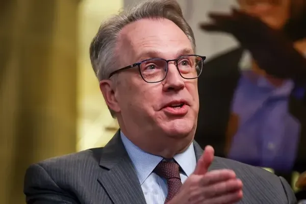 John Williams Says War Threatens Global Economic Growth