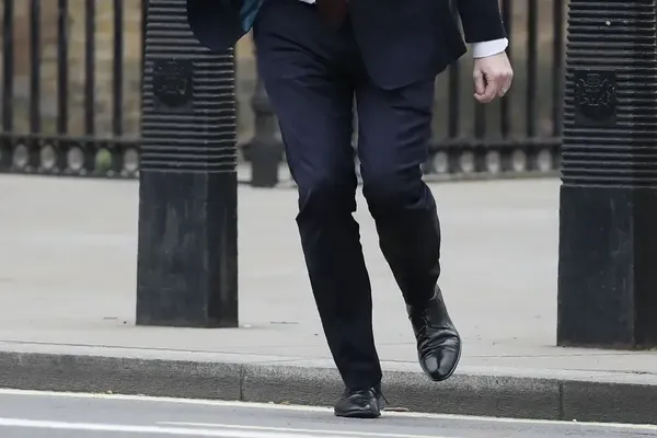Keir Starmer Fights Resignation Calls in Mandelson Scandal