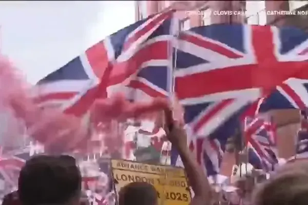 London Police Brace for Conflict During Rival Mass Protests