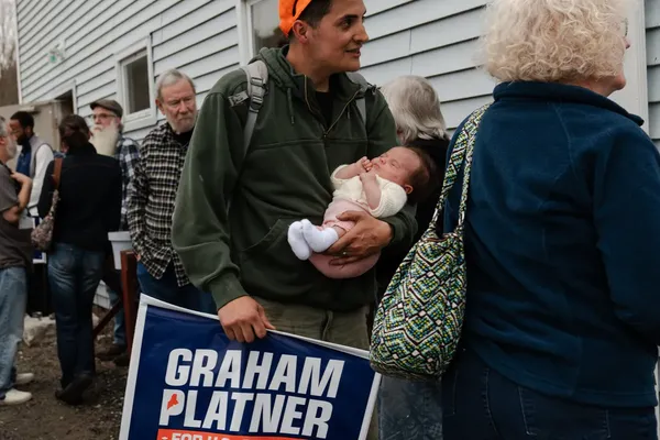Maine Democrats Back Graham Platner Despite Recent Disclosure