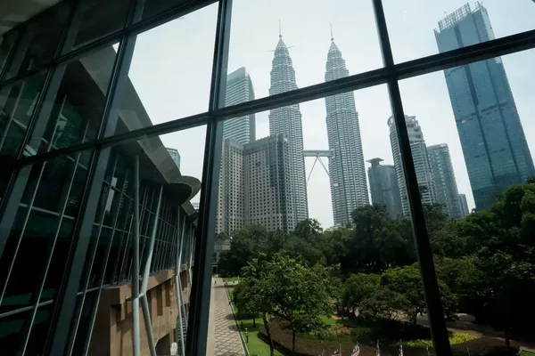 Malaysia Boosts 2026 Growth Forecast Despite Mideast War