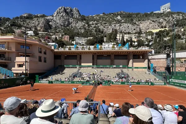 Matteo Berrettini Beats Daniil Medvedev in Monte Carlo
