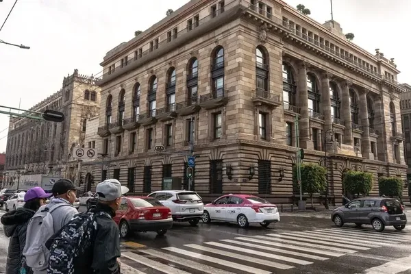 Mexico Central Bank Ends Vacancy With Heffner Appointment